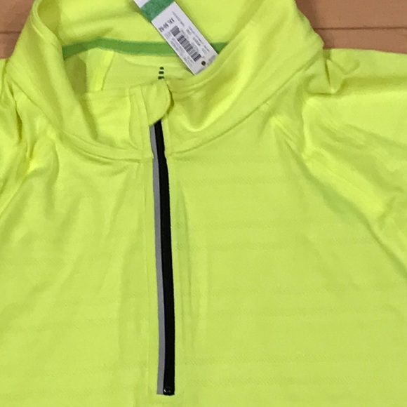 Men’s neon green lightweight Lands End athletic shirt - Picture 2 of 6